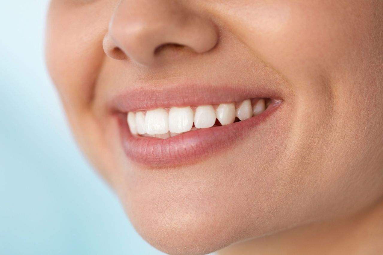 Как ухаживать за зубными имплантатами?