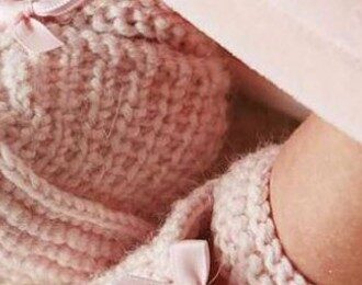 Пинетки спицами сапожки с описаниями и видео МК для начинающих