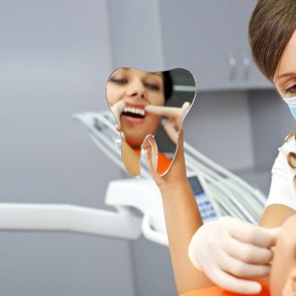 Современные методы глубокой очистки эмали зубов