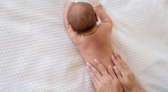 Грудничковый массаж на дому: польза, техника и рекомендации