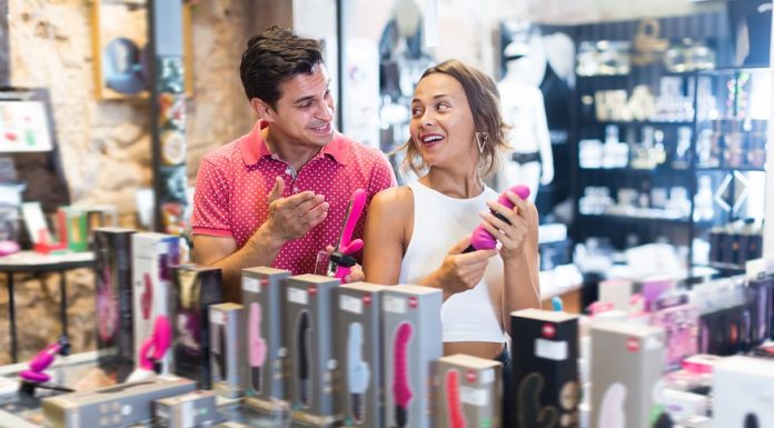 Как выбрать секс-игрушки в секс шопе?