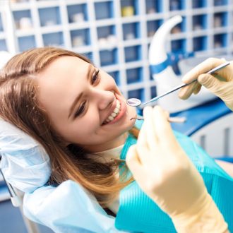 К каким докторам обратиться с болезнями полости рта?