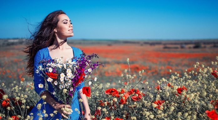 Духи: какие запахи бывают, что нанести на первое свидание