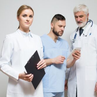 Роль компетенции: профессиональные и компетентные врачи и медперсонал