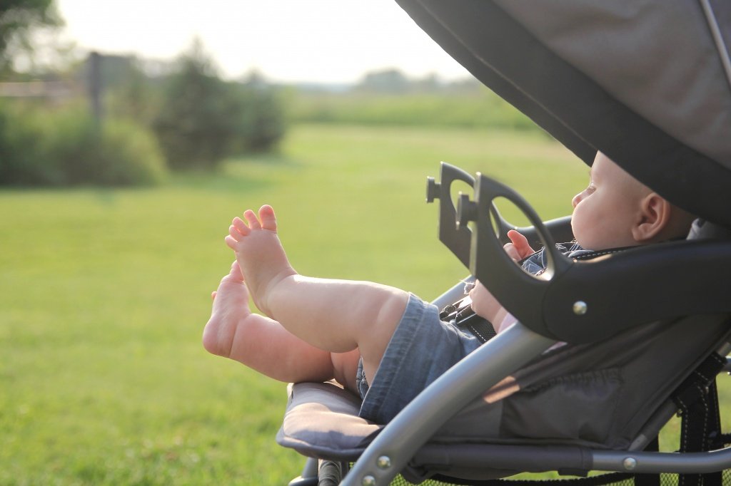 Готовимся к появлению и росту малыша: как выбрать коляску и стульчик для кормления