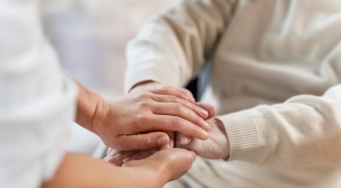 Уход за пожилыми: основные принципы и советы