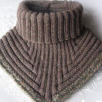 Манишка спицами для ребенка по детальным фото и видео мастер-классам