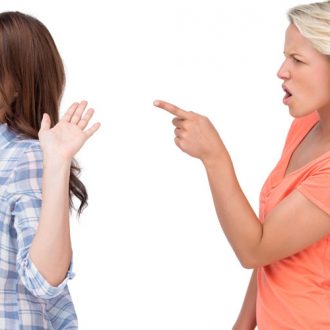 Как правильно реагировать на оскорбления и хамство?