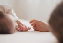 Как убрать рубец после кесарева сечения https://ru.freepik.com/free-photo/hand-approaching-to-little-baby_5932607.htm#fromView=search&page=1&position=3&uuid=50e3092a-3e90-4db1-90e4-10714eb8f2a0