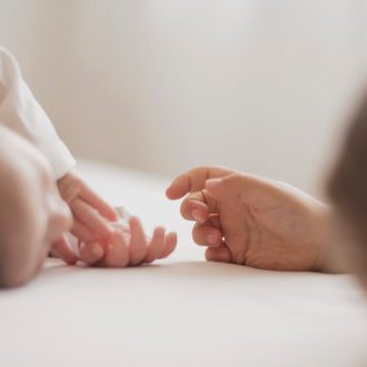 Как убрать рубец после кесарева сечения https://ru.freepik.com/free-photo/hand-approaching-to-little-baby_5932607.htm#fromView=search&page=1&position=3&uuid=50e3092a-3e90-4db1-90e4-10714eb8f2a0