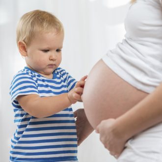 Во сколько недель положено рожать при первой и второй беременностях