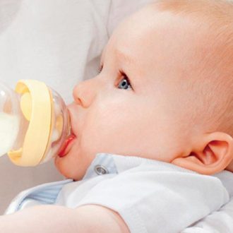 Когда нужно переходить на искусственное вскармливание?