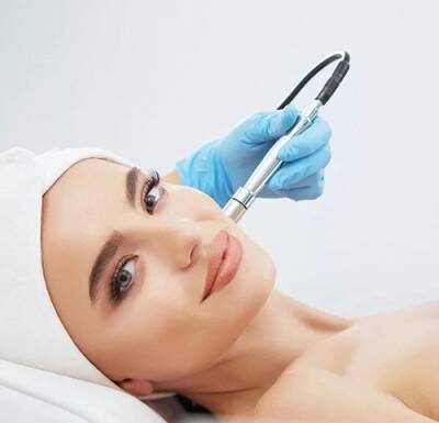 Безинъекционная мезотерапия в современной косметологии: принципы работы, особенности процедуры и реальные результаты