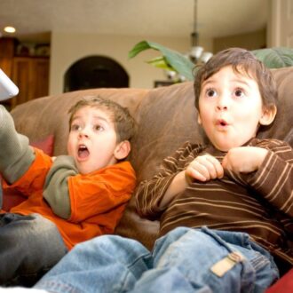 Интересные фильмы на вечер, которые поднимут настроение. Где смотреть и что выбрать?