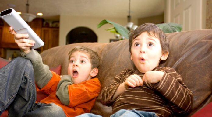 Интересные фильмы на вечер, которые поднимут настроение. Где смотреть и что выбрать?