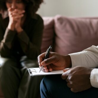 Выезд психиатра на дом: что нужно знать