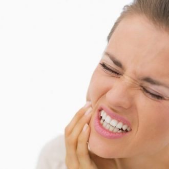 Причины боли в десне и как с ней бороться?
