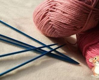 Варежки для девочки спицами МК