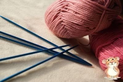 Варежки для девочки спицами МК