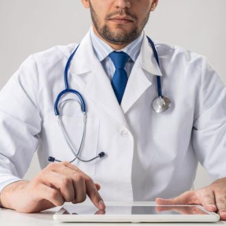 Работа нарколога: как врач выполняет свою работу, что лечит