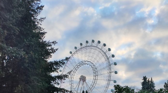 Колесо обозрения ВДНХ: почему выгодно использовать колесо обозрения «Солнце Москвы»