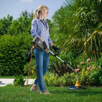 Как правильно выбрать триммер для дачи?