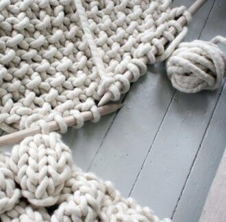 Шапочка для новорожденного спицами с описанием и схемами