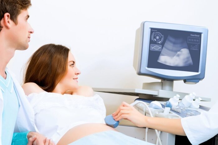 УЗИ при беременности: знайте, что делать в каждом триместре