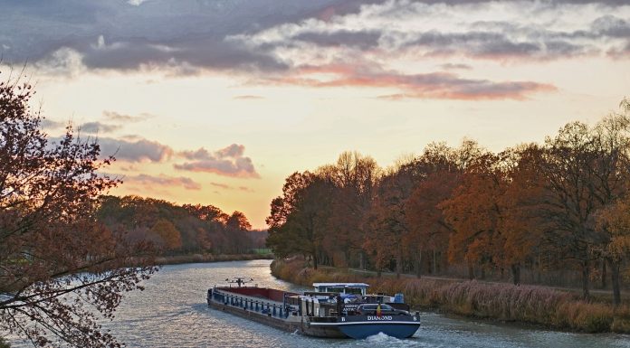 Круизы на теплоходе в России: особенности, популярность и разновидности