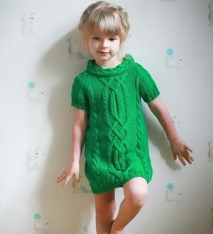 Детская вязаная туника: изготовление изделия для девочки спицами с описанием по схеме