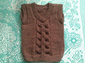 Как связать красивую жилетку спицами: простое описание для начинающих