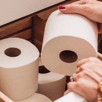 Почему важно покупать мягкую, комфортную туалетную бумагу?