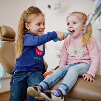 Детский стоматолог: важность раннего обращения и особенности лечения