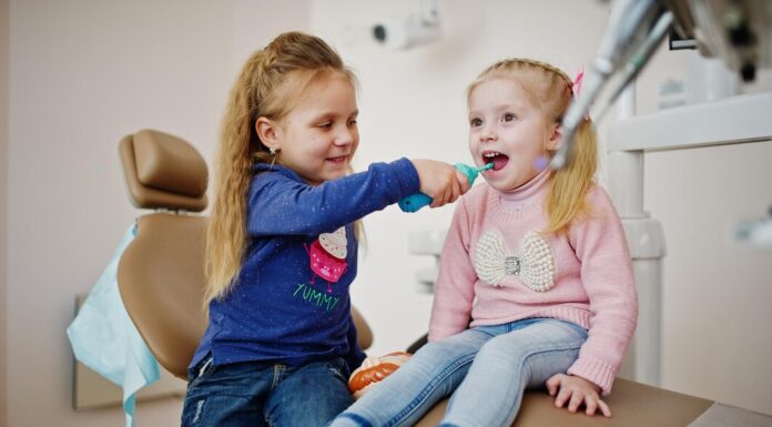 Детский стоматолог: важность раннего обращения и особенности лечения