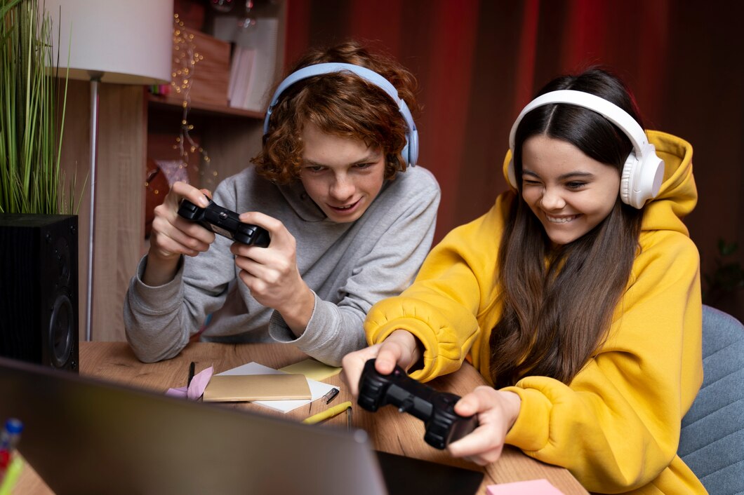 https://ru.freepik.com/free-photo/two-teenage-friends-playing-video-games-together-at-home_24238401.htm#fromView=search&page=1&position=23&uuid=7f9710c1-dfdc-489a-8b9d-0eced08a9646