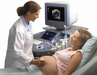 УЗИ при беременности: на каких сроках делают и безопасно ли это?