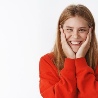 Как достичь роскошной улыбки с помощью красивых зубов: улыбаемся чаще freepik