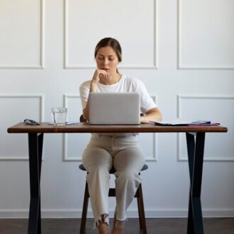 Какое кресло выбрать, если у вас сидячая работа более 8 часов в день?