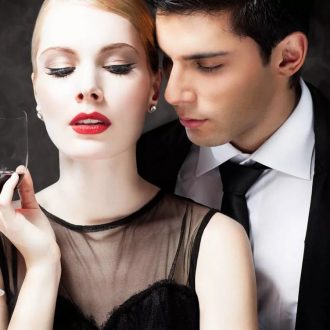 5 способов заставить мужчину бегать за собой