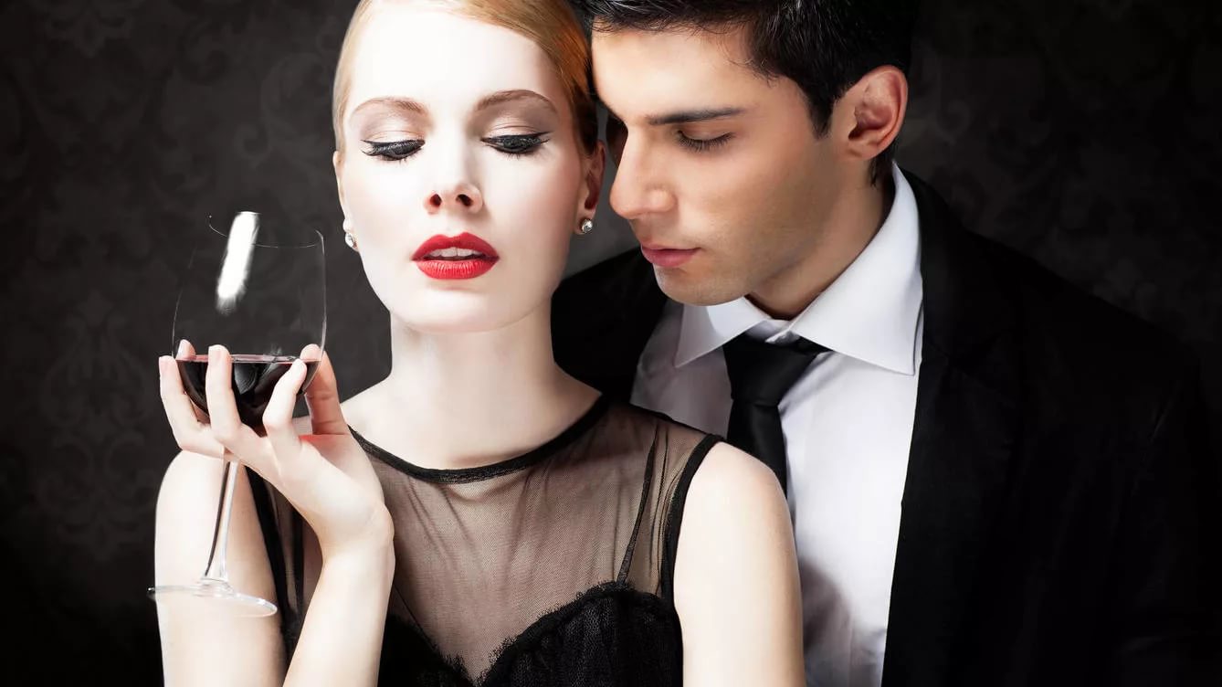 5 способов заставить мужчину бегать за собой